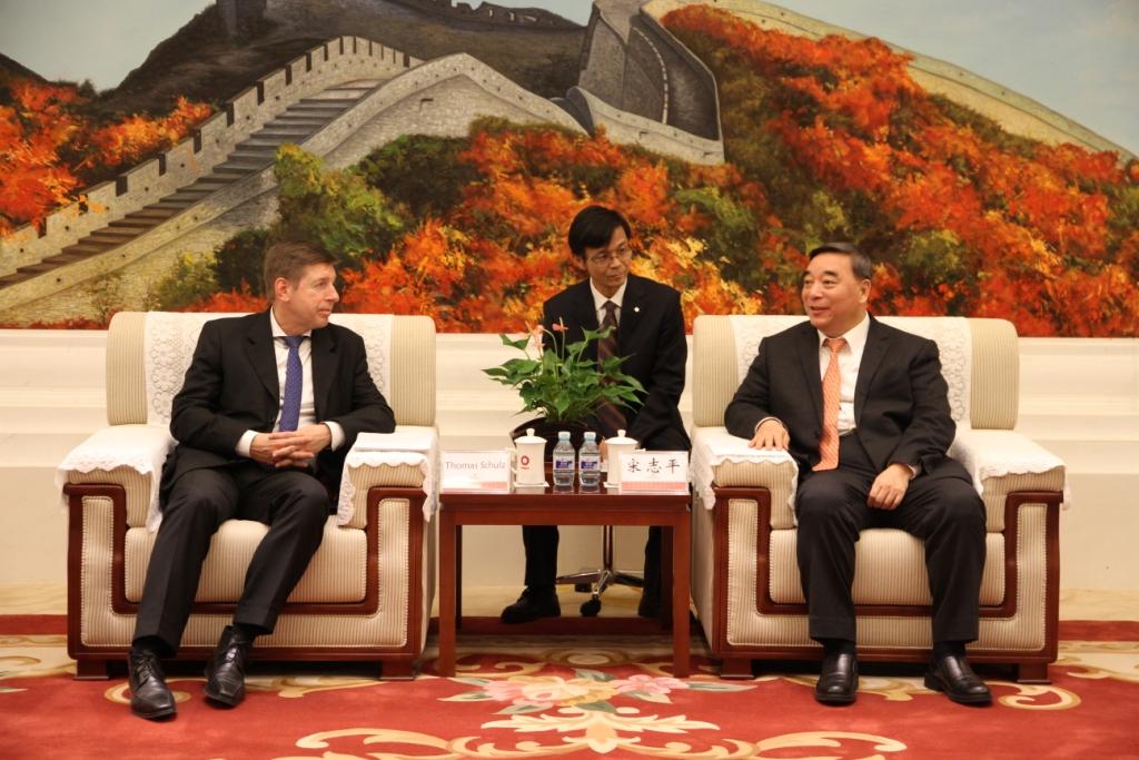 j9����վ�����й����ٷ���վ