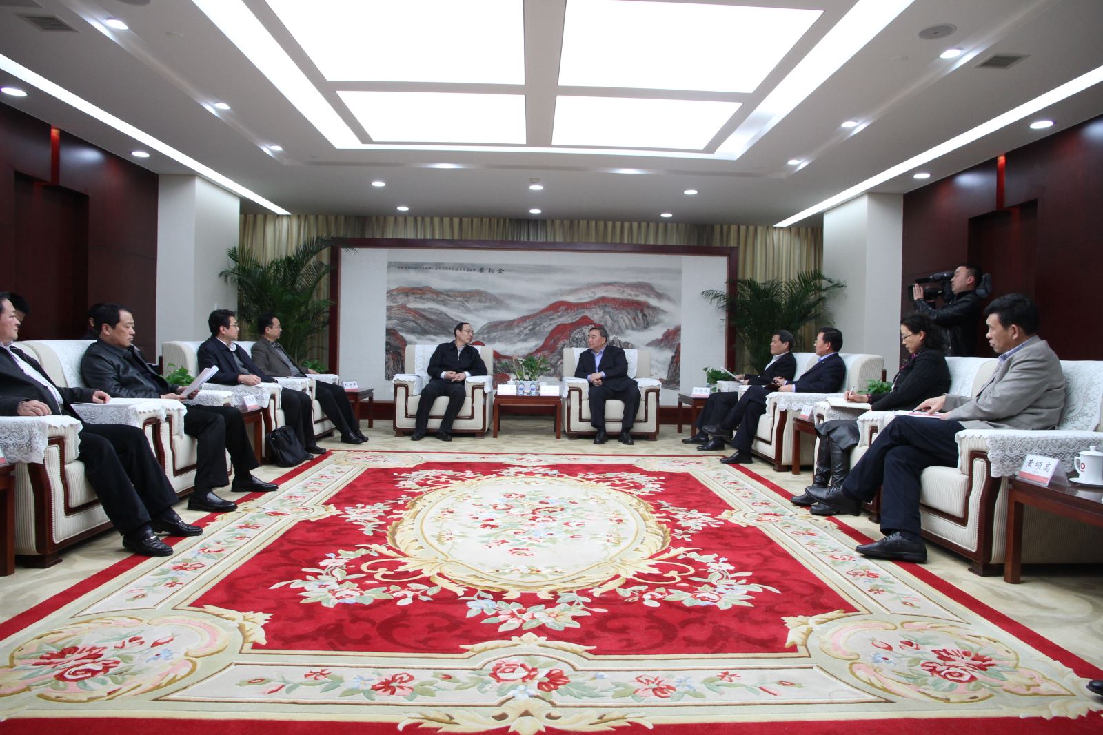 j9����վ�����й����ٷ���վ