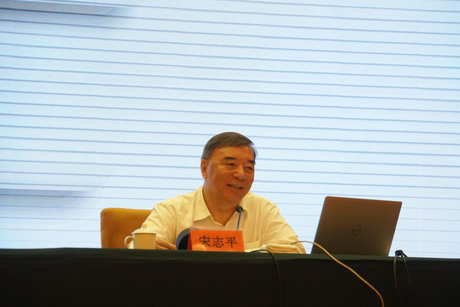 j9����վ�����й����ٷ���վ