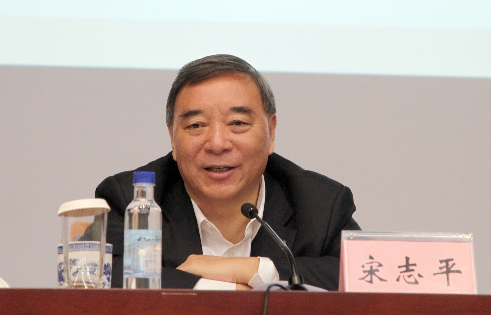 j9����վ�����й����ٷ���վ