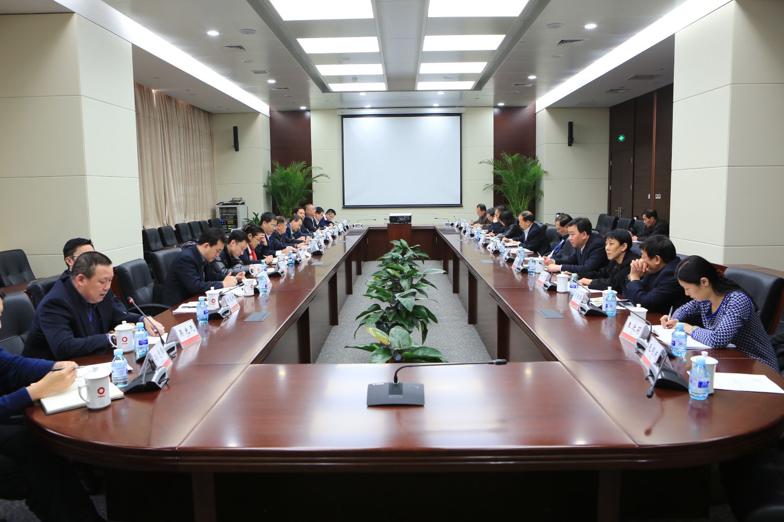 j9����վ�����й����ٷ���վ