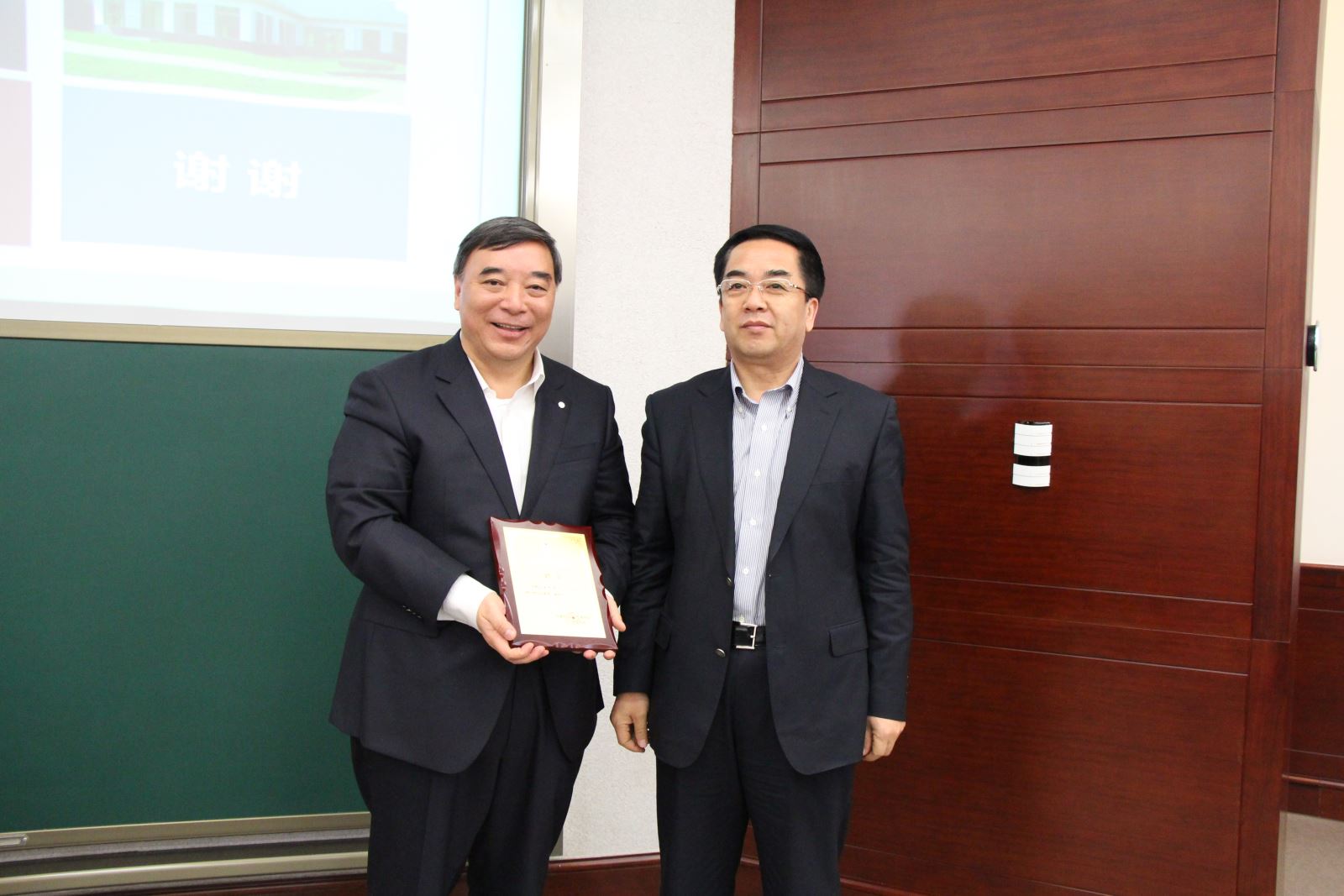 j9����վ�����й����ٷ���վ