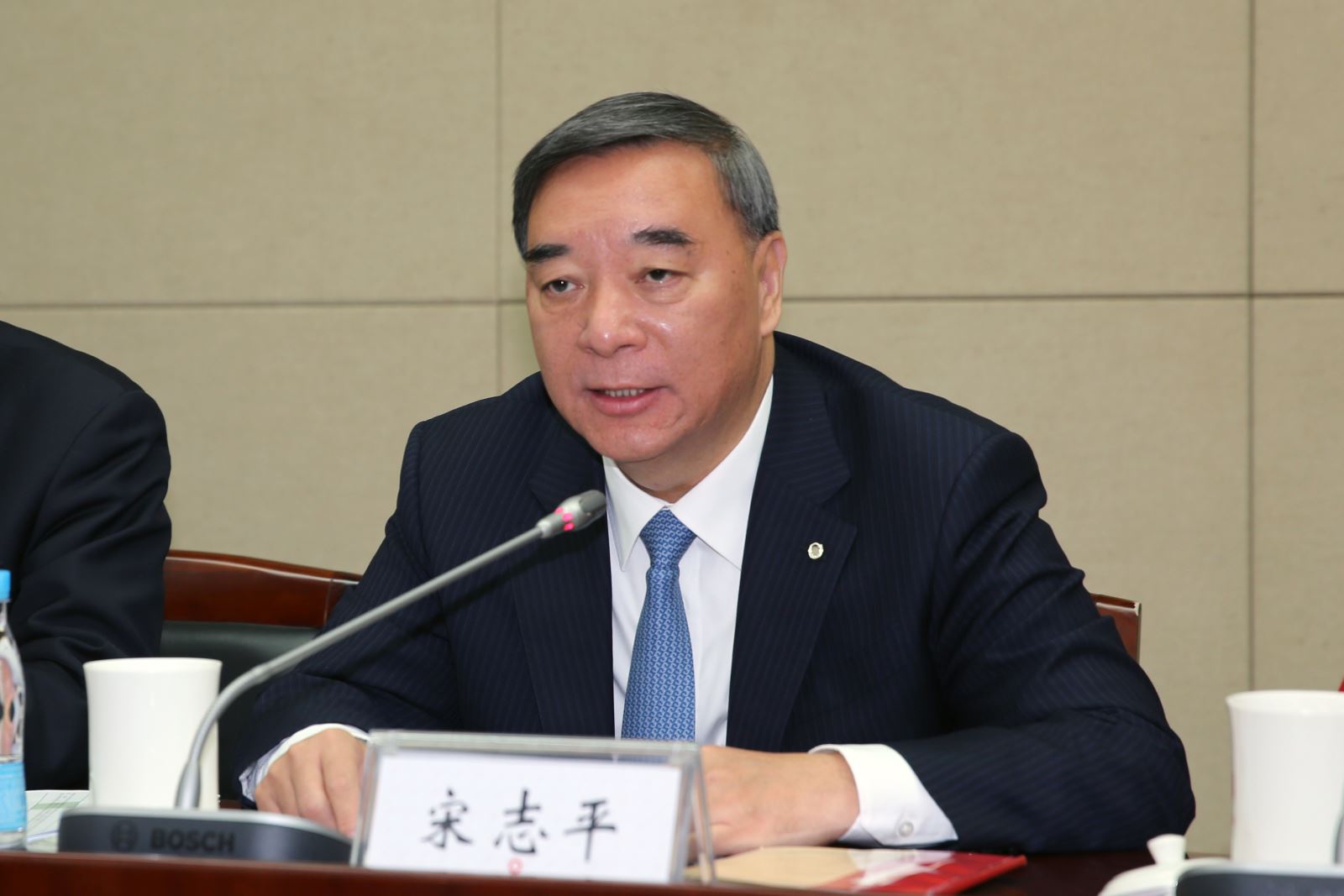 j9����վ�����й����ٷ���վ