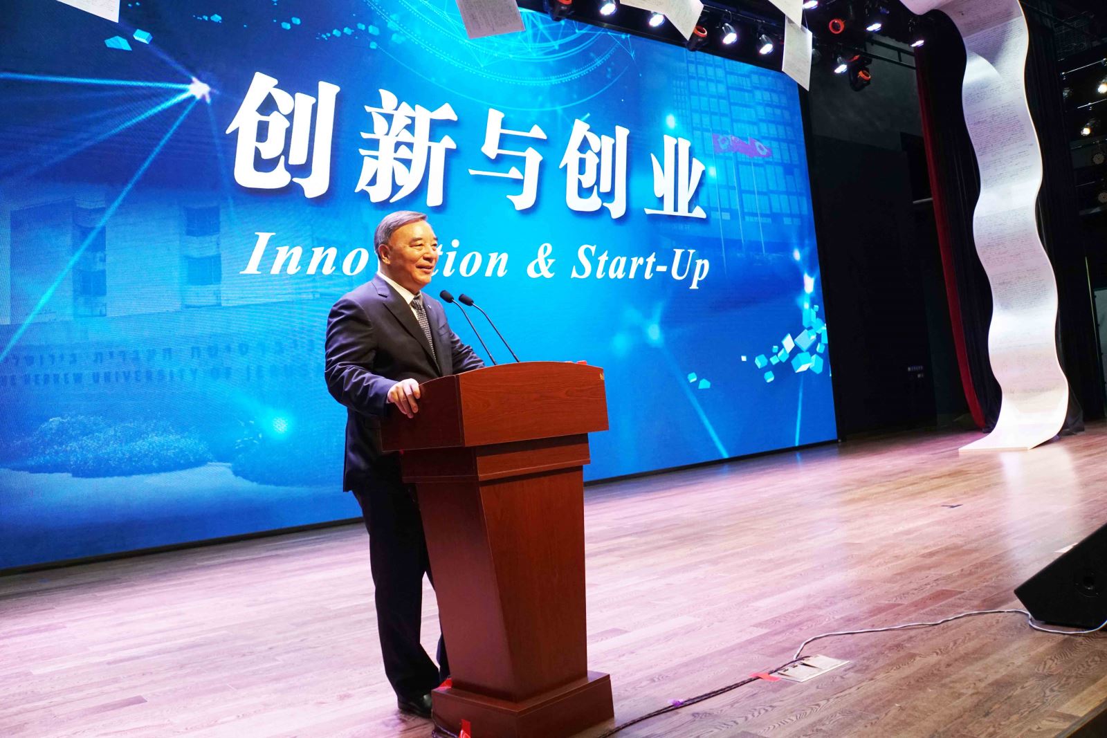 j9����վ�����й����ٷ���վ