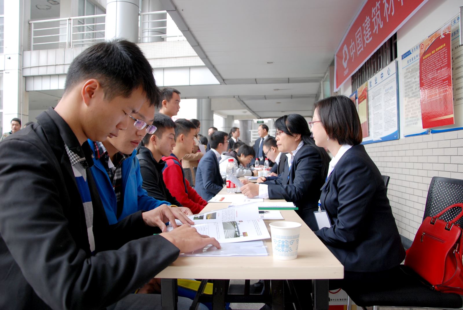 j9����վ�����й����ٷ���վ