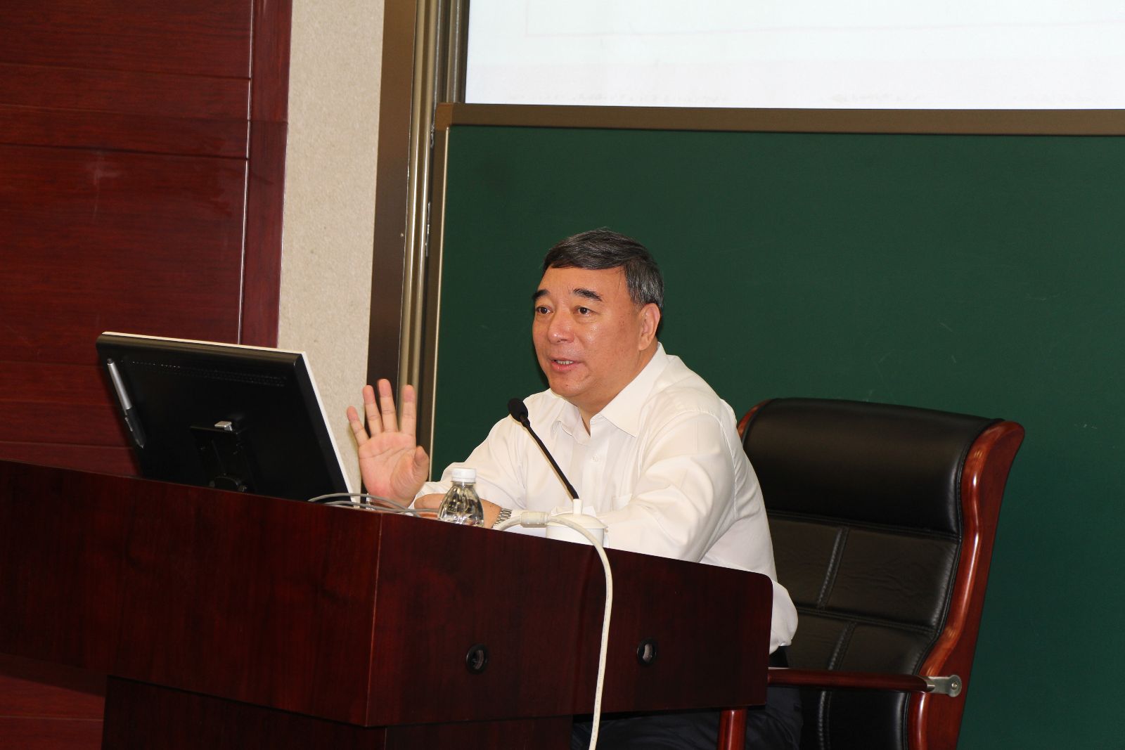 j9����վ�����й����ٷ���վ