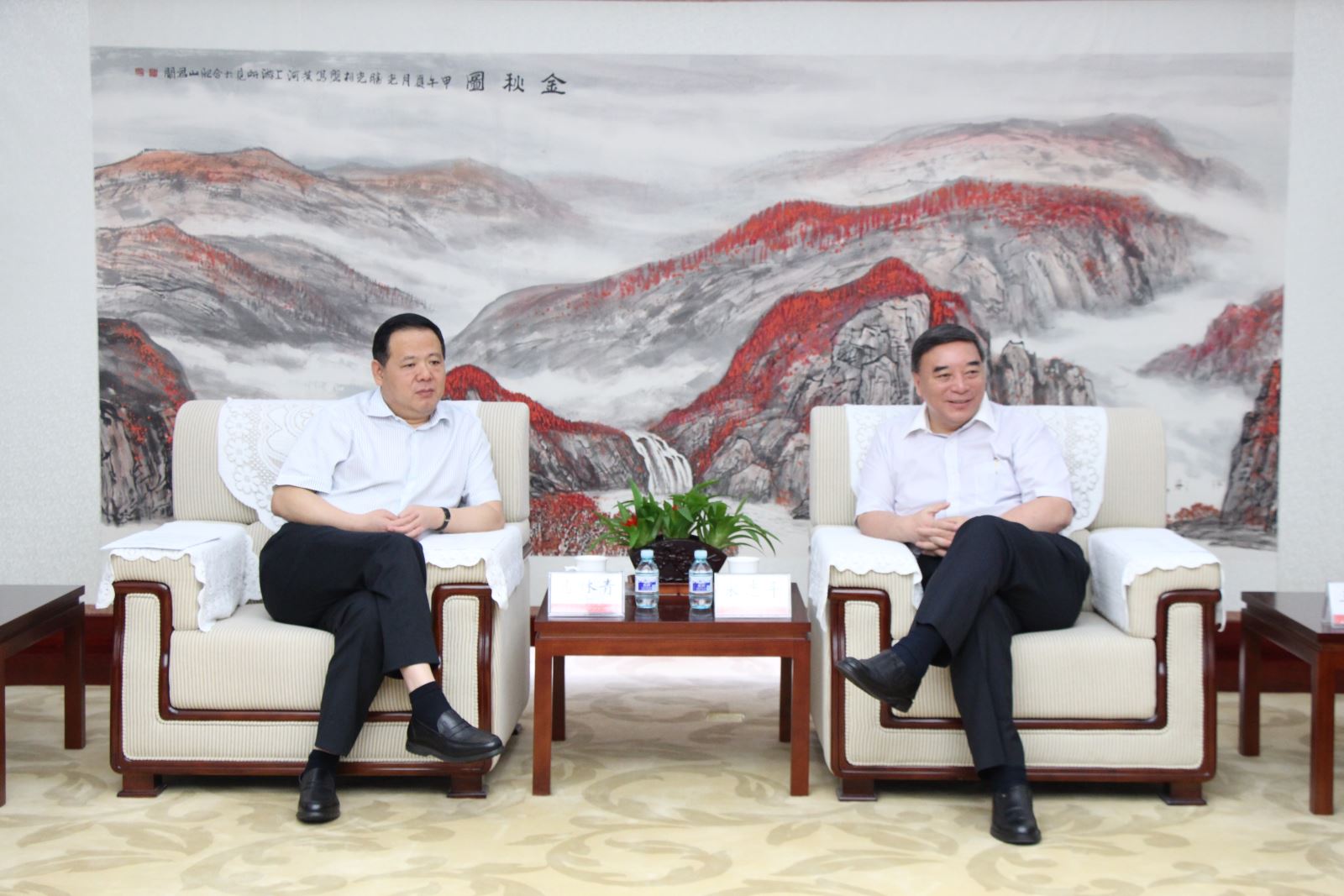 j9����վ�����й����ٷ���վ