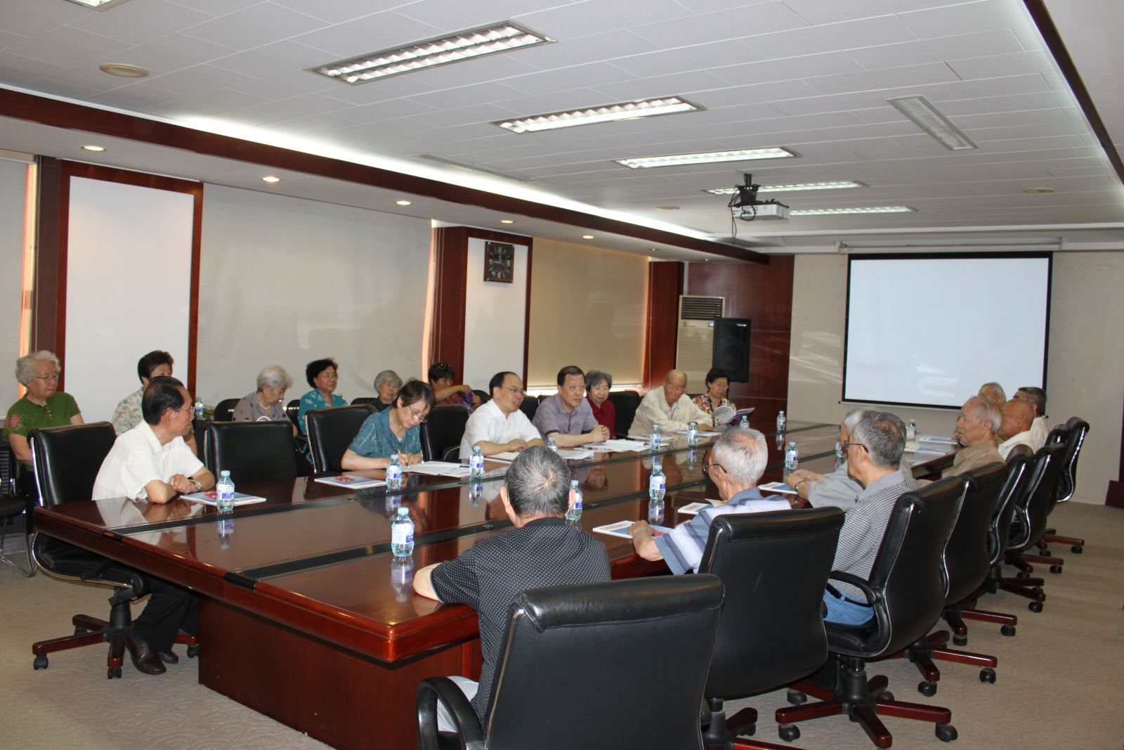 j9����վ�����й����ٷ���վ