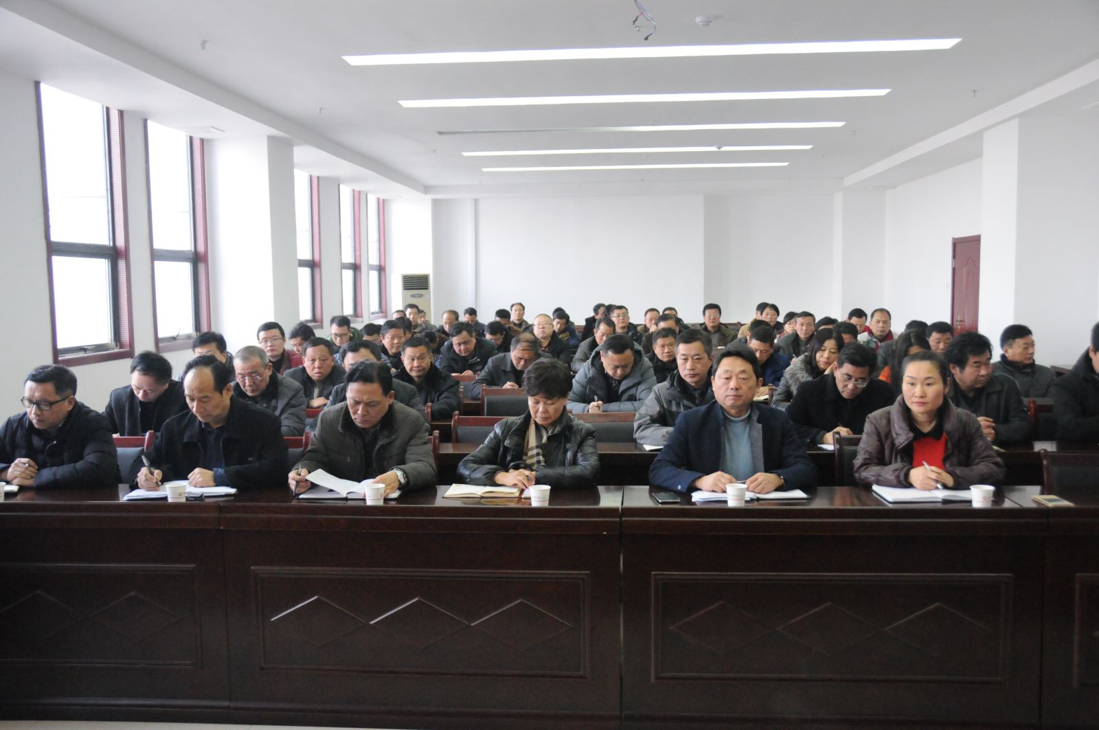 j9����վ�����й����ٷ���վ