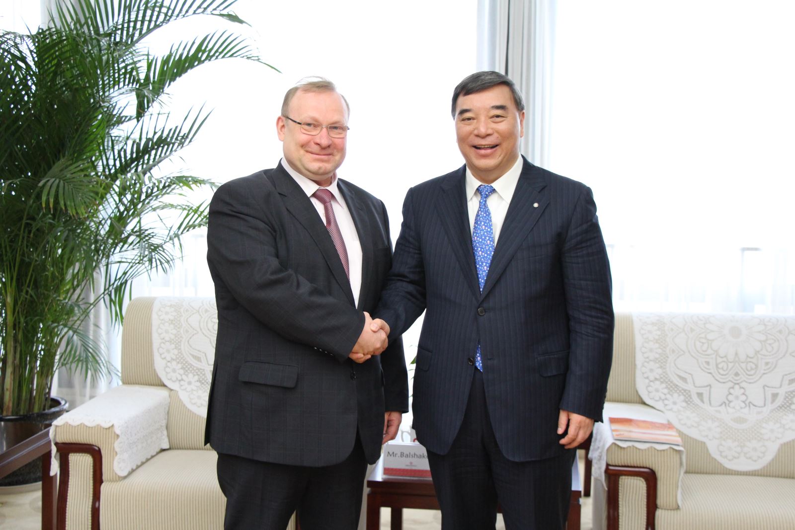 j9����վ�����й����ٷ���վ