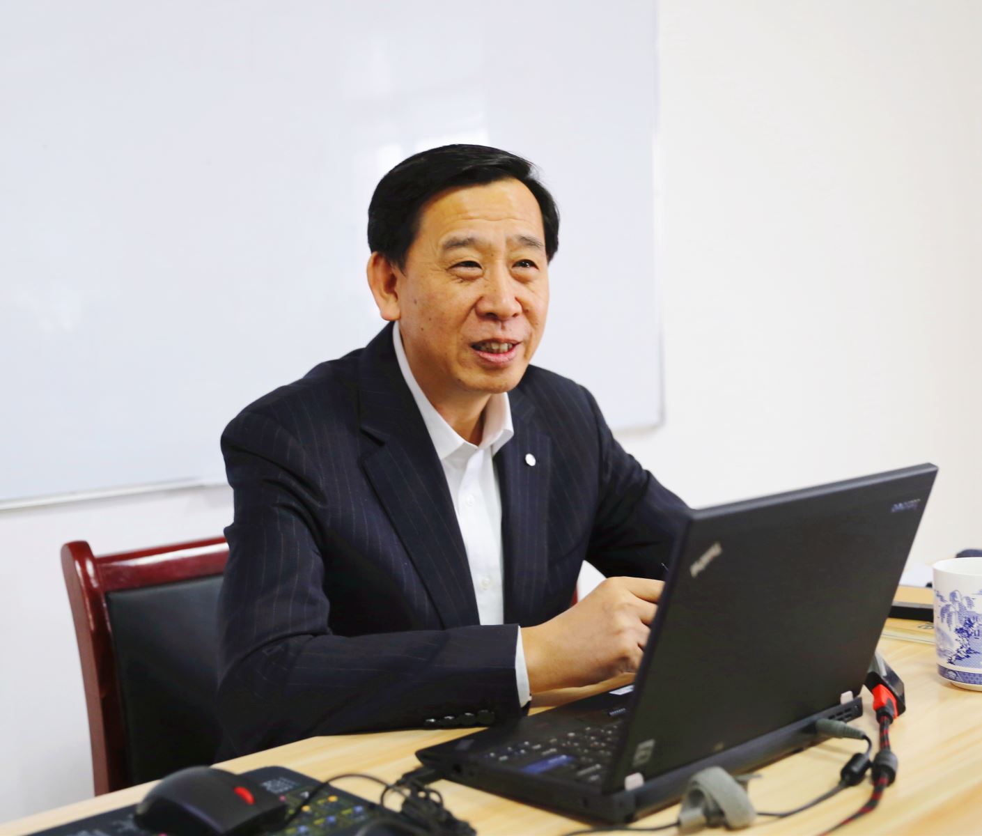 j9����վ�����й����ٷ���վ