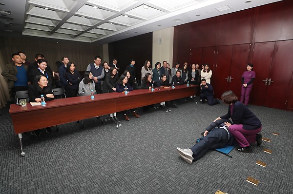 j9����վ�����й����ٷ���վ