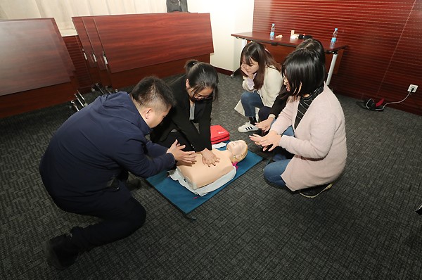 j9����վ�����й����ٷ���վ