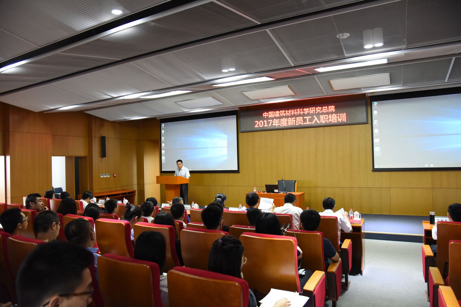 j9����վ�����й����ٷ���վ