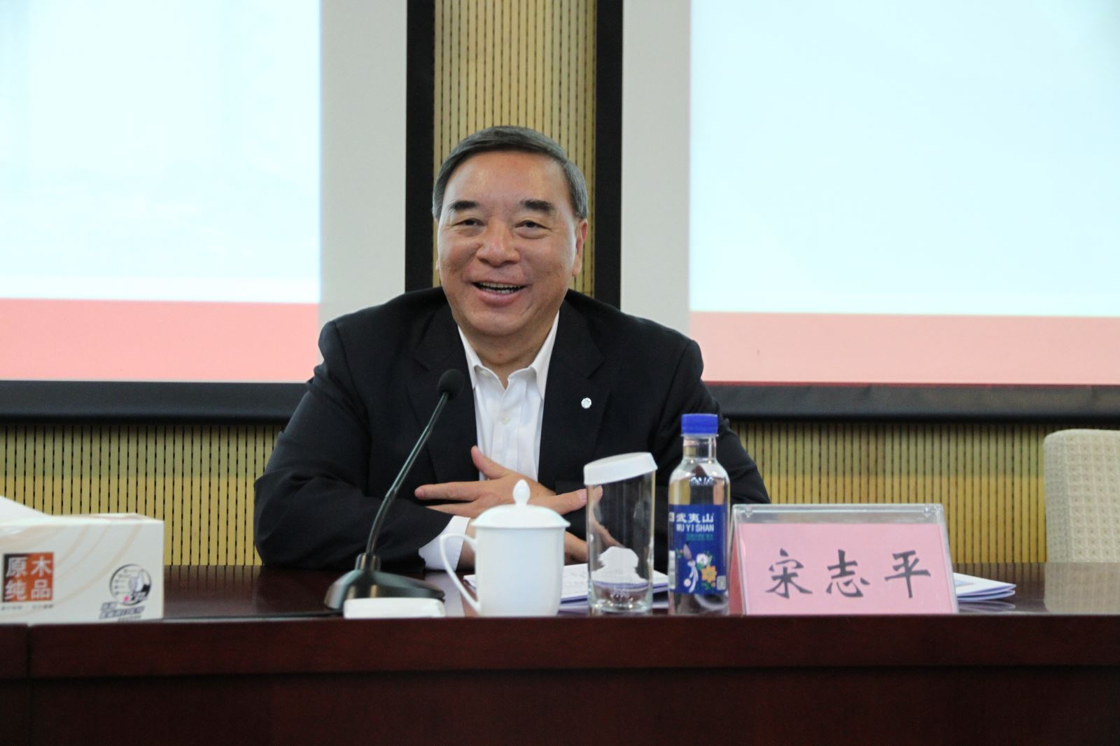 j9����վ�����й����ٷ���վ