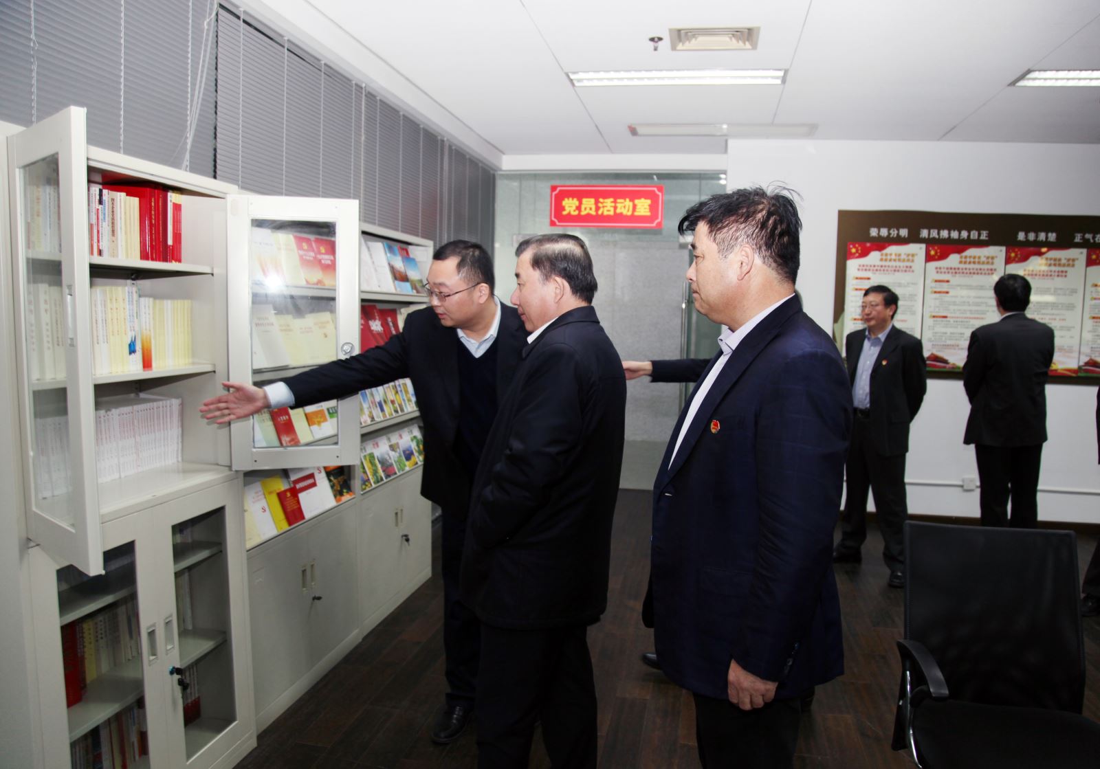 j9����վ�����й����ٷ���վ