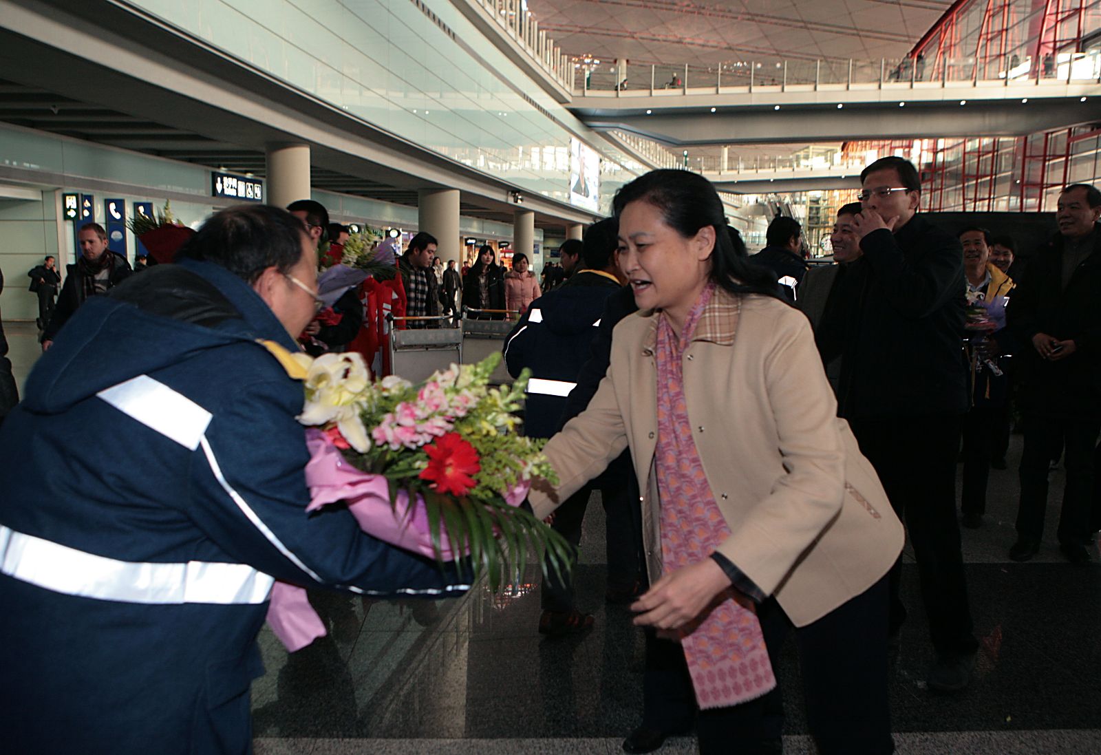 j9����վ�����й����ٷ���վ