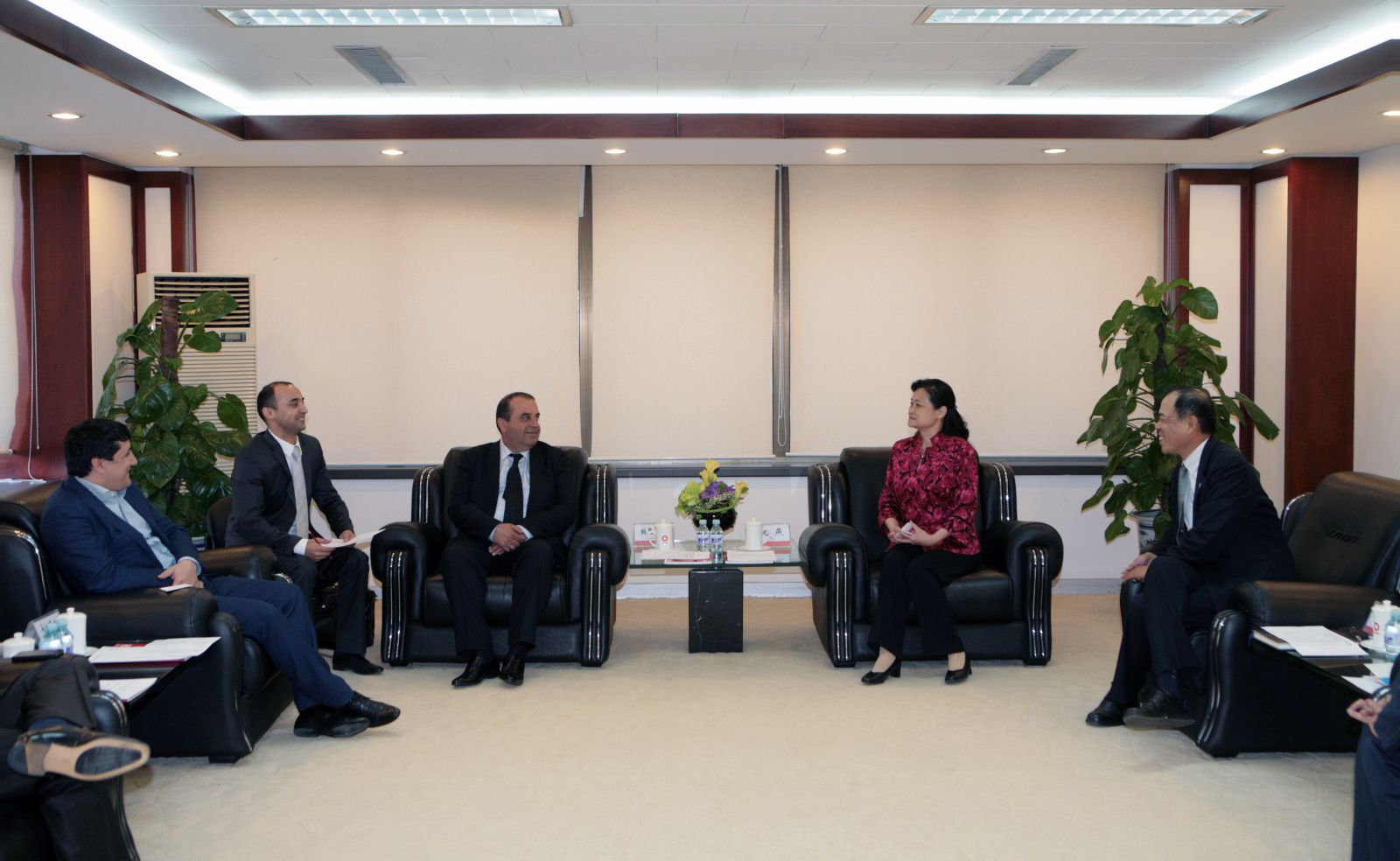 j9����վ�����й����ٷ���վ