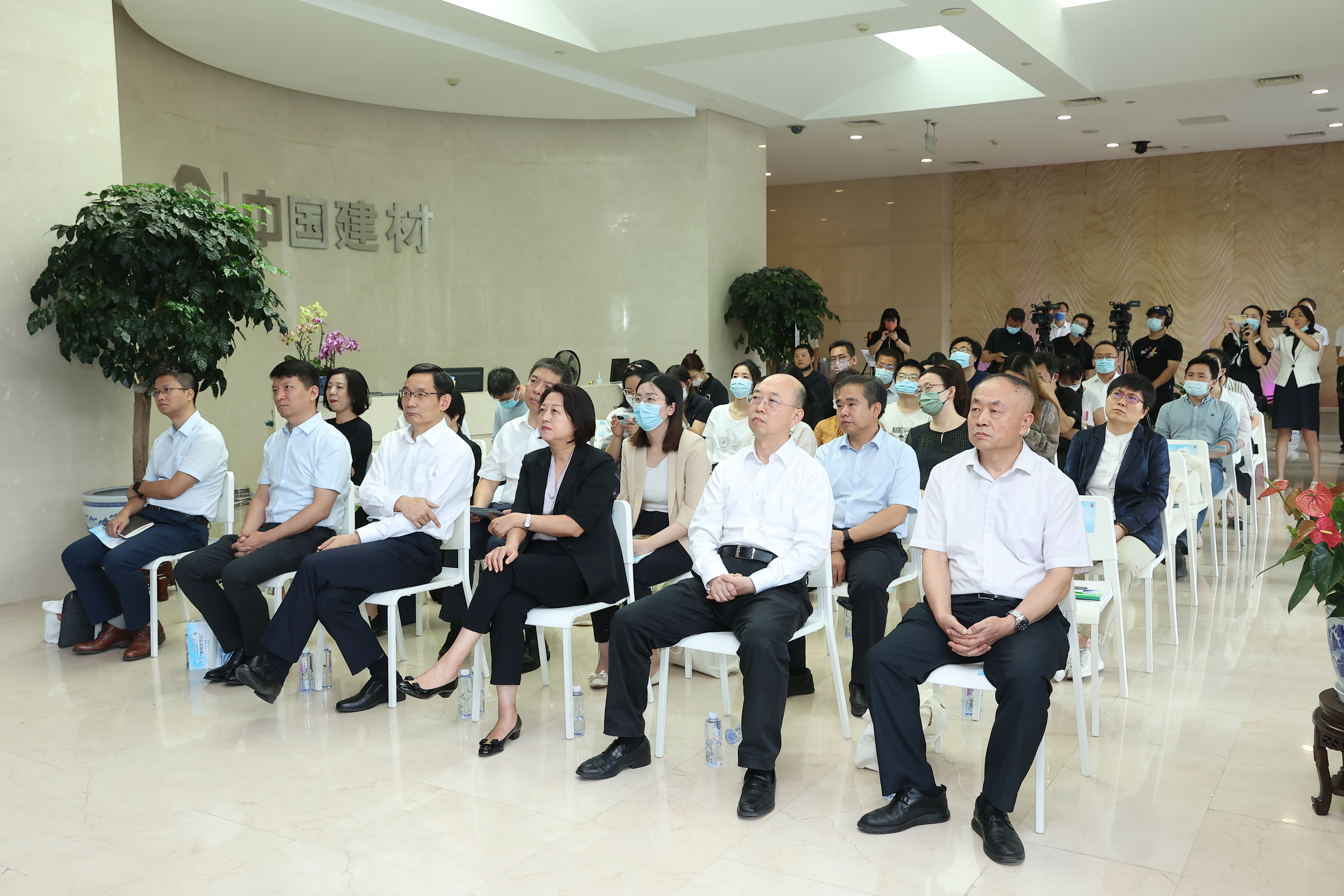 j9����վ�����й����ٷ���վ