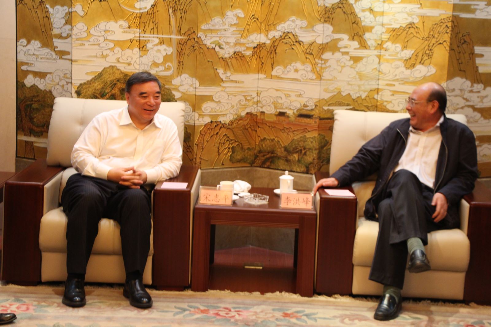 j9����վ�����й����ٷ���վ