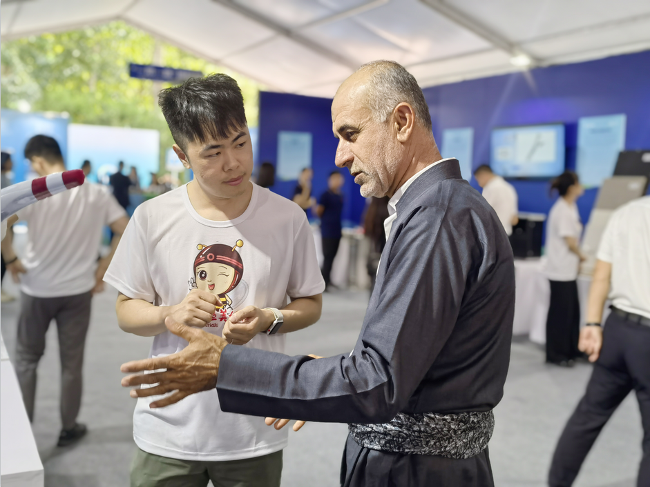 j9����վ�����й����ٷ���վ