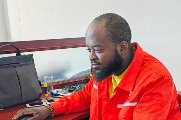 j9����վ�����й����ٷ���վ